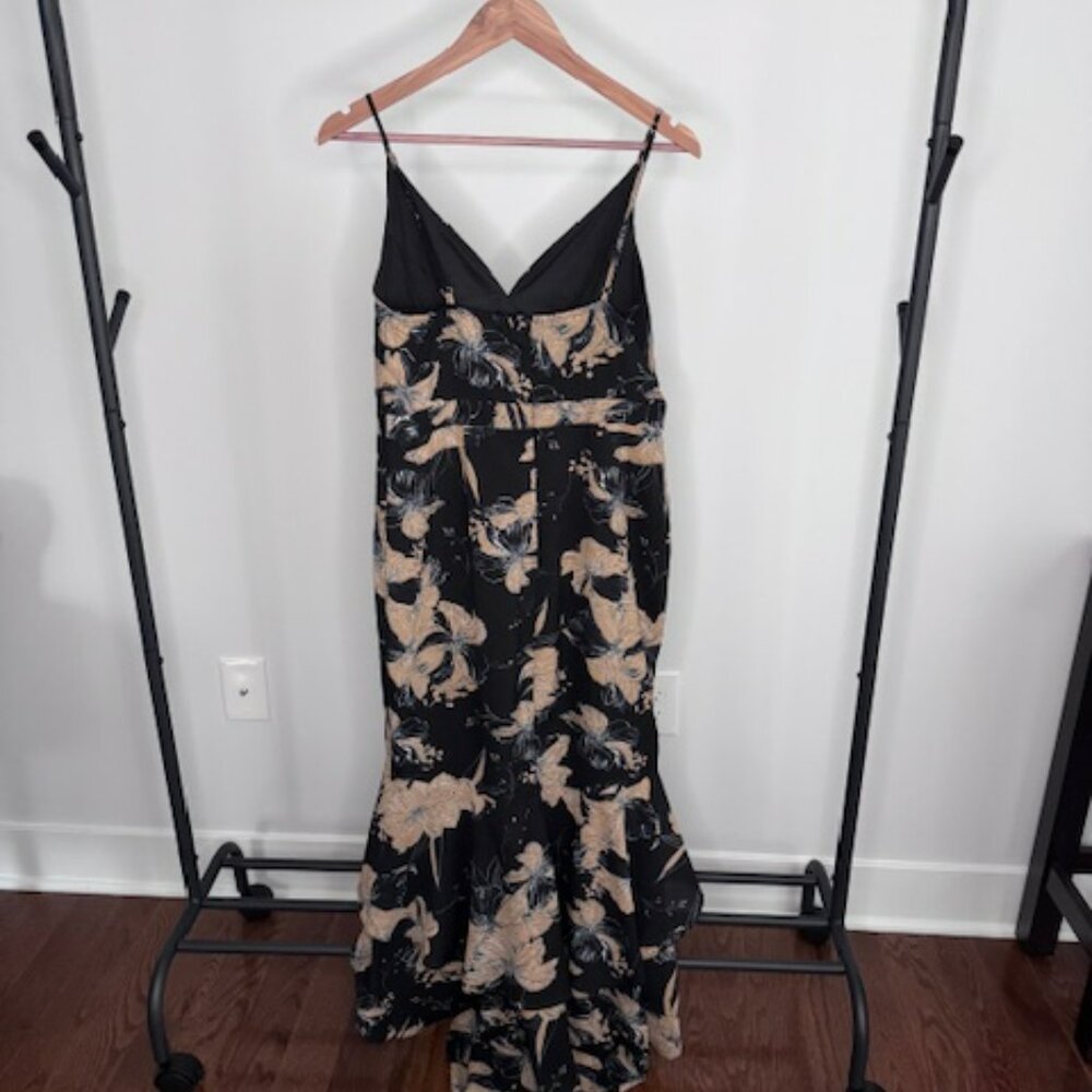 Lulu's Black Floral Maxi Dress & Lulu's Cream One-Shoulder Midi Dress - Picture 3 of 3